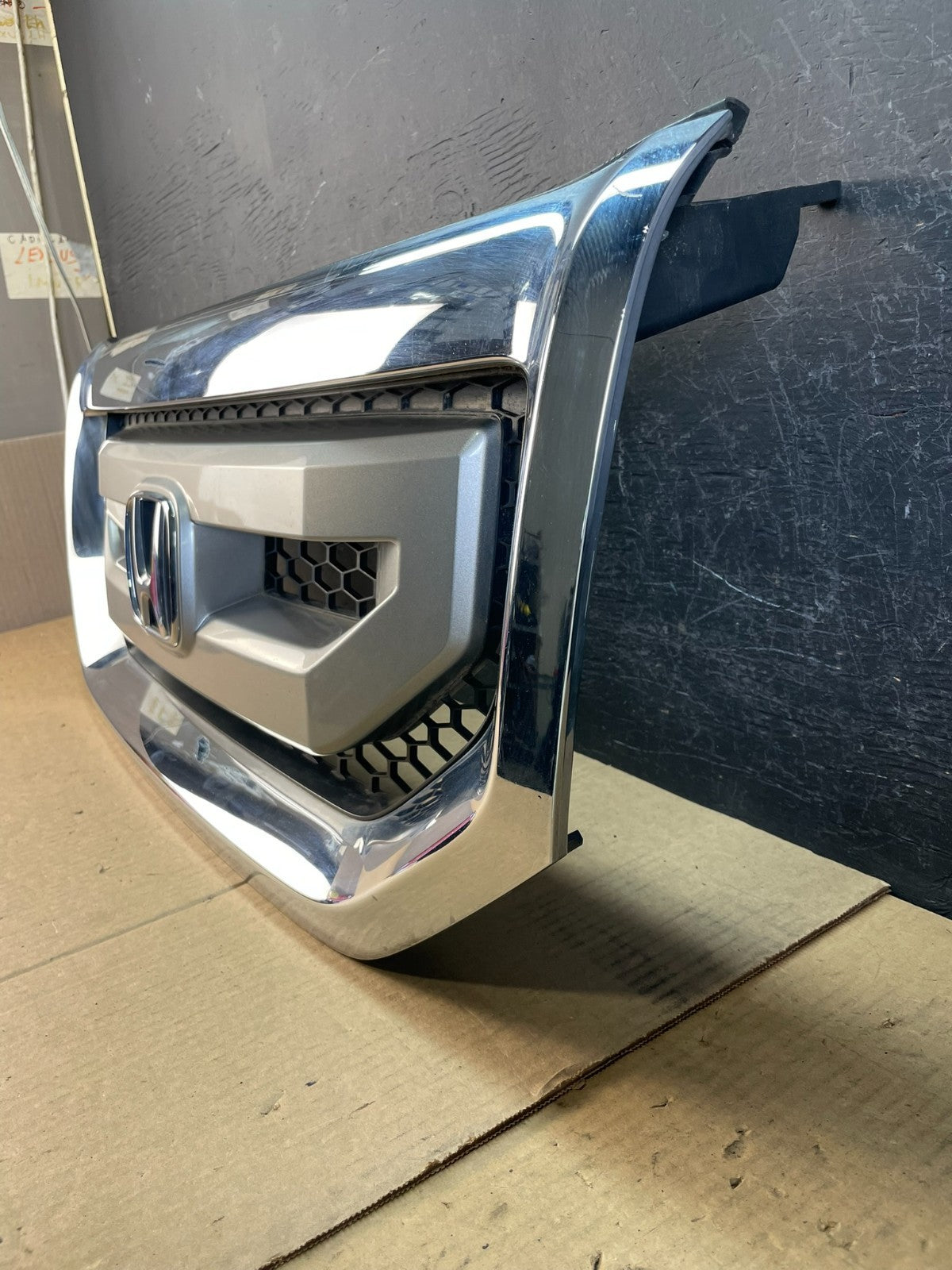 2009 to 2011 Honda Pilot Front Upper Grill Grille AD0243 DG1