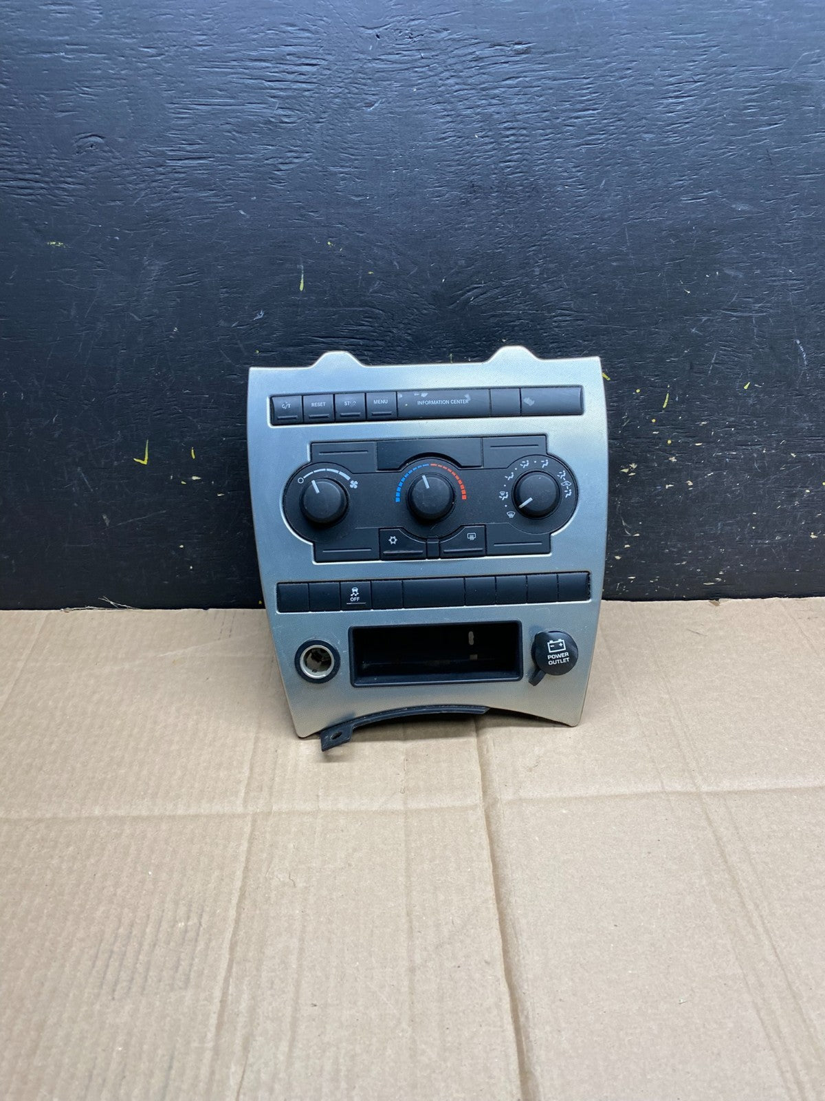 2005 2006 2007 Jeep Commander Grand Cherokee A/C Climate Control Bezel AA4483 DG0