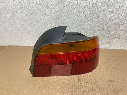 1996-2000 BMW 5-SERIES E39 528i 540i Right Passenger Rh Tail Light AE6459 LK0