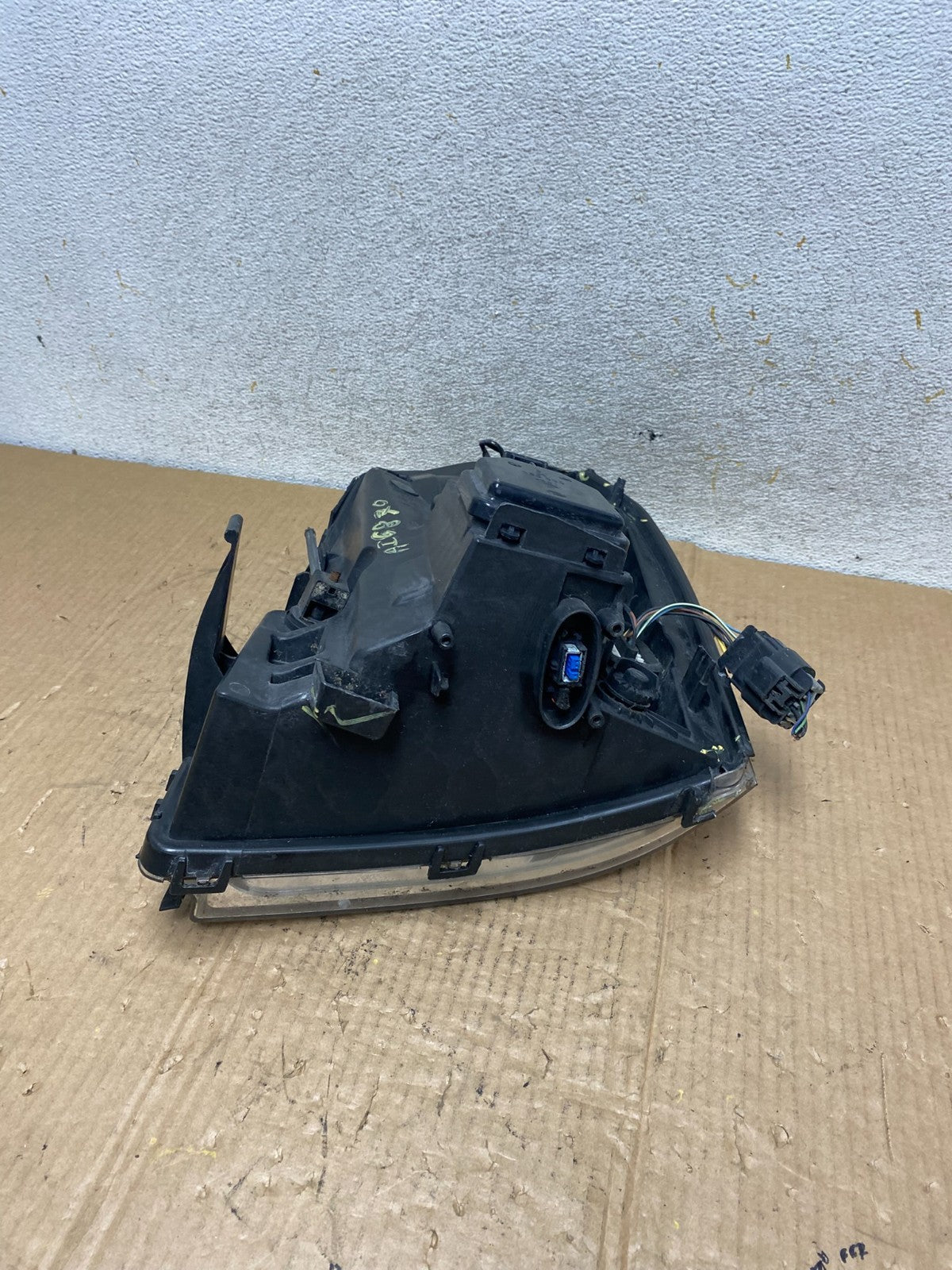 2007 - 2014 Cadillac Escalade Right Passenger Side Xenon HID Headlight AI6870 DW11