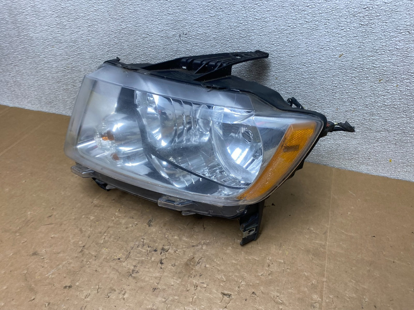 2011 to 2013 Jeep Grand Cherokee Halogen Left Driver Lh Headlight Oem V5534 DW1