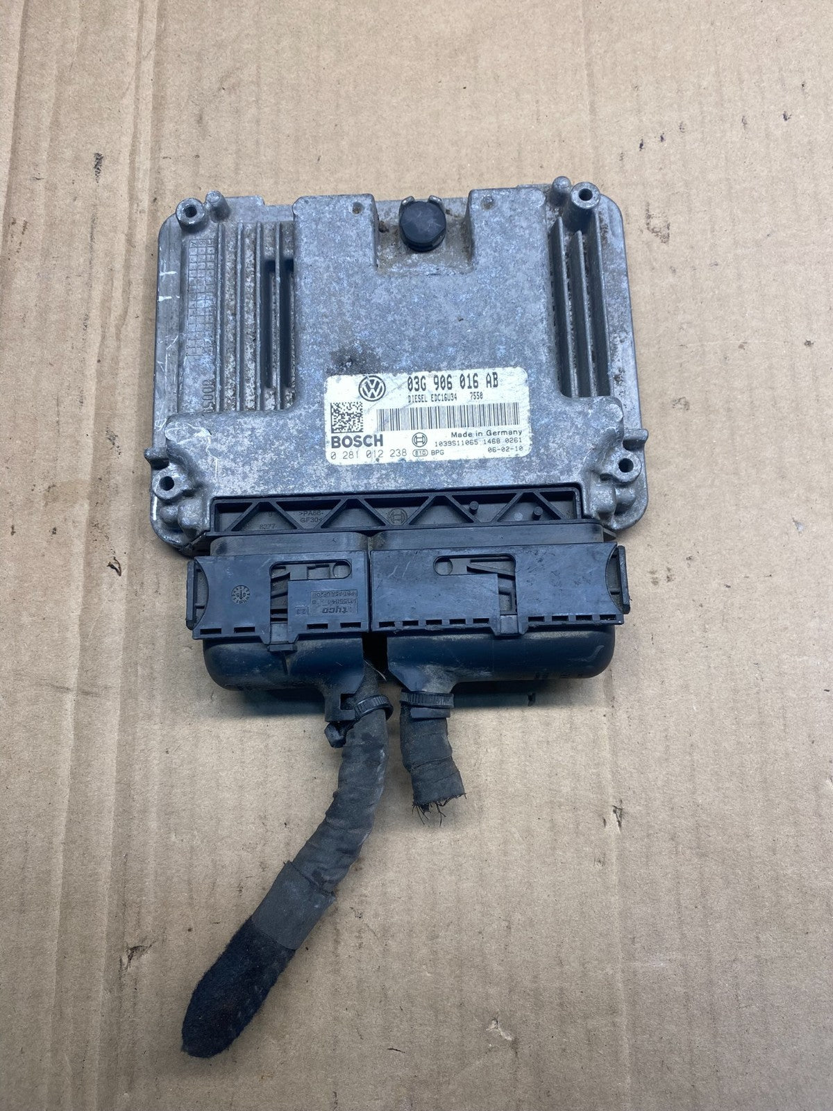 2005 - 2006 Volkswagen Jetta Engine Computer Ecu Pcm Ecm Pcu AE2193 DG0