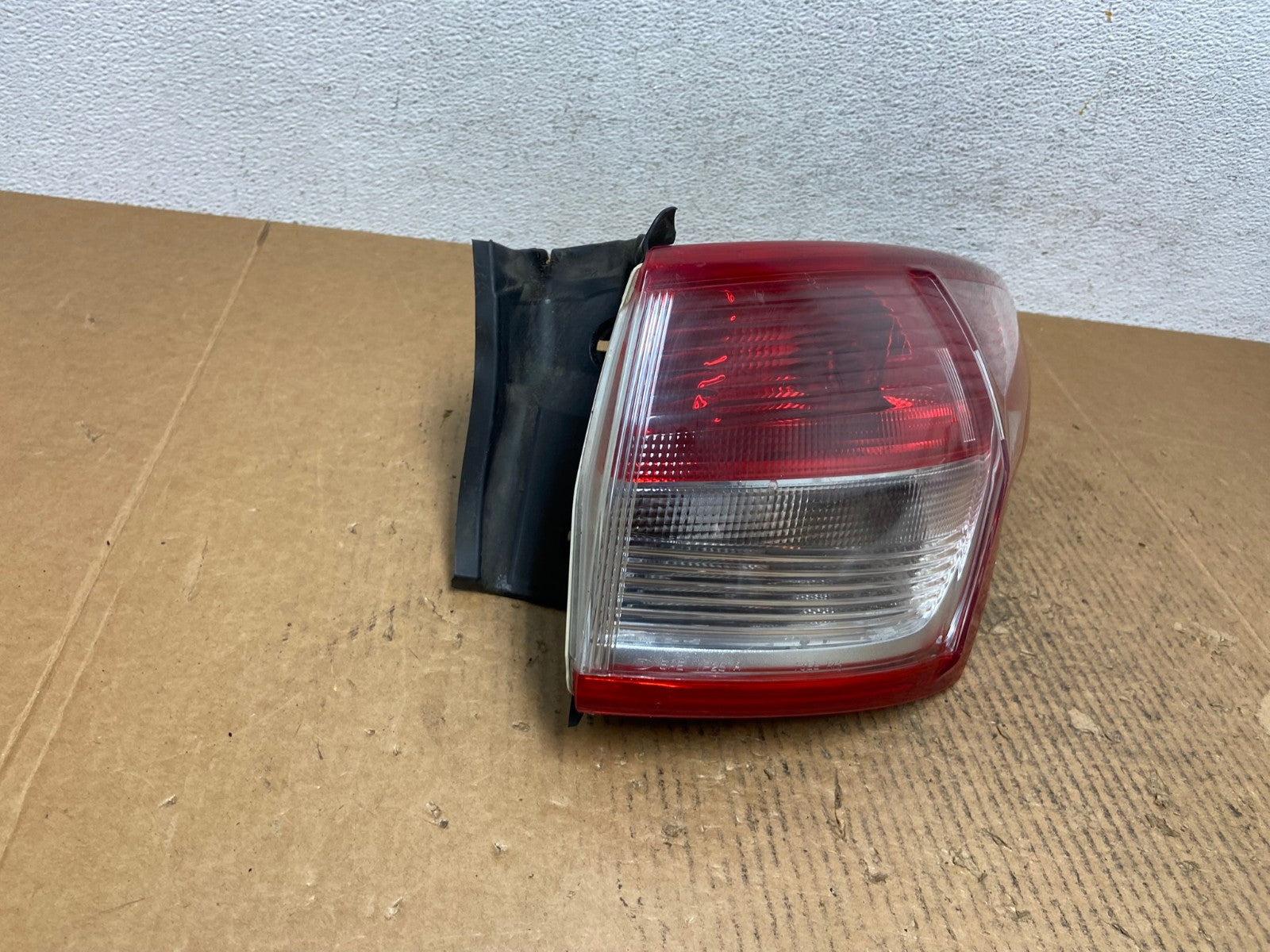 2013 to 2016 Ford Escape Right Passenger RH Side Tail Light AE1525 LK2