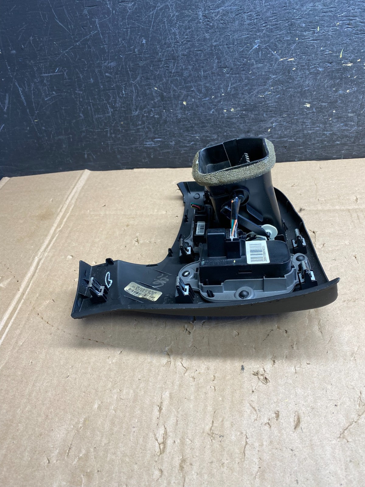 2007 to 2014 Silverado Front Left Driver Headlight Switch Air Vent AI6472 DW3