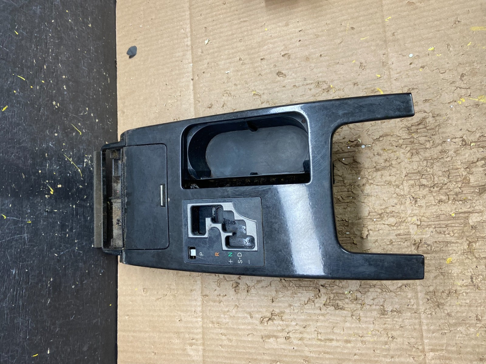 2006 2011 Lexus GS300 Center Console Shifter Bezel Cup Holder Trim OEM V7678 DG1