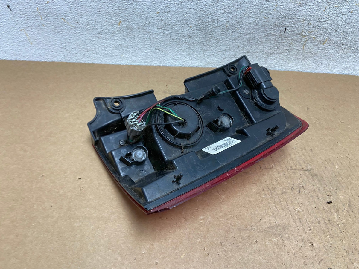 2004 to 2010 Infiniti Qx56 Left Driver LH Side Tail Light AI3327 LK8