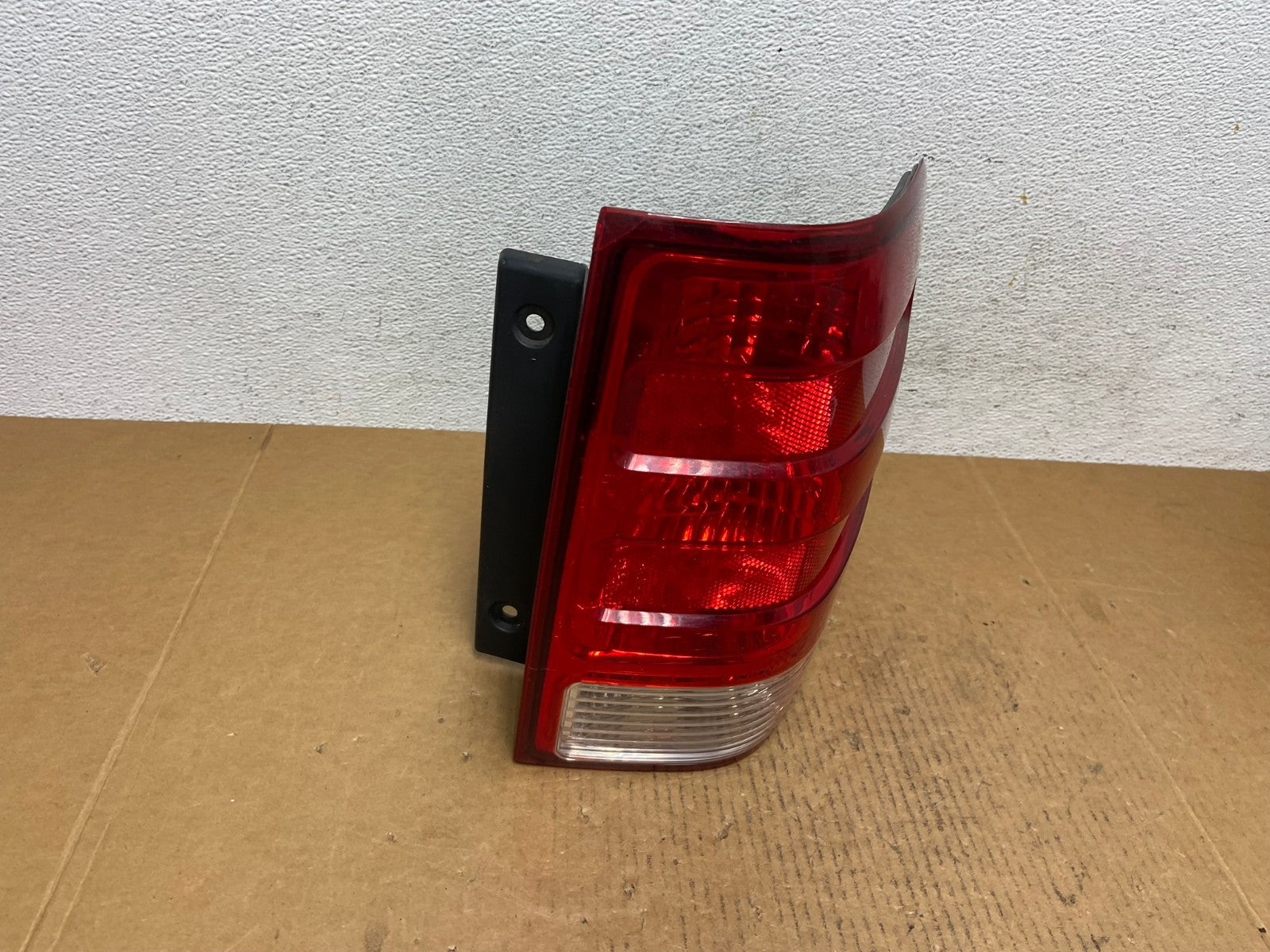 2003 2004 2005 2006 Ford Expedition Right Passenger Rh Tail light AE0681 LK2