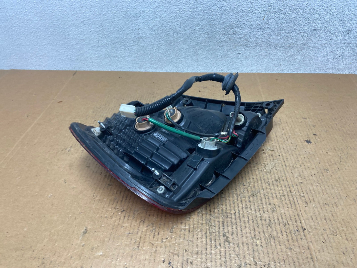 2001 - 2005 Lexus Gs300 Gs400 Gs430 Right Passenger Side Tail Light AE2874 L5