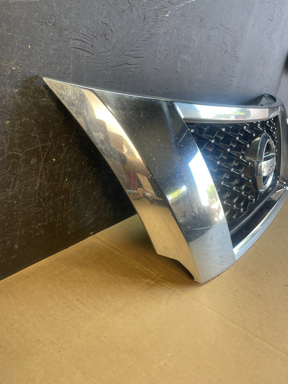 2013 - 2016 Pathfinder Front Upper Chrome Grill Grille AD5706 DW2