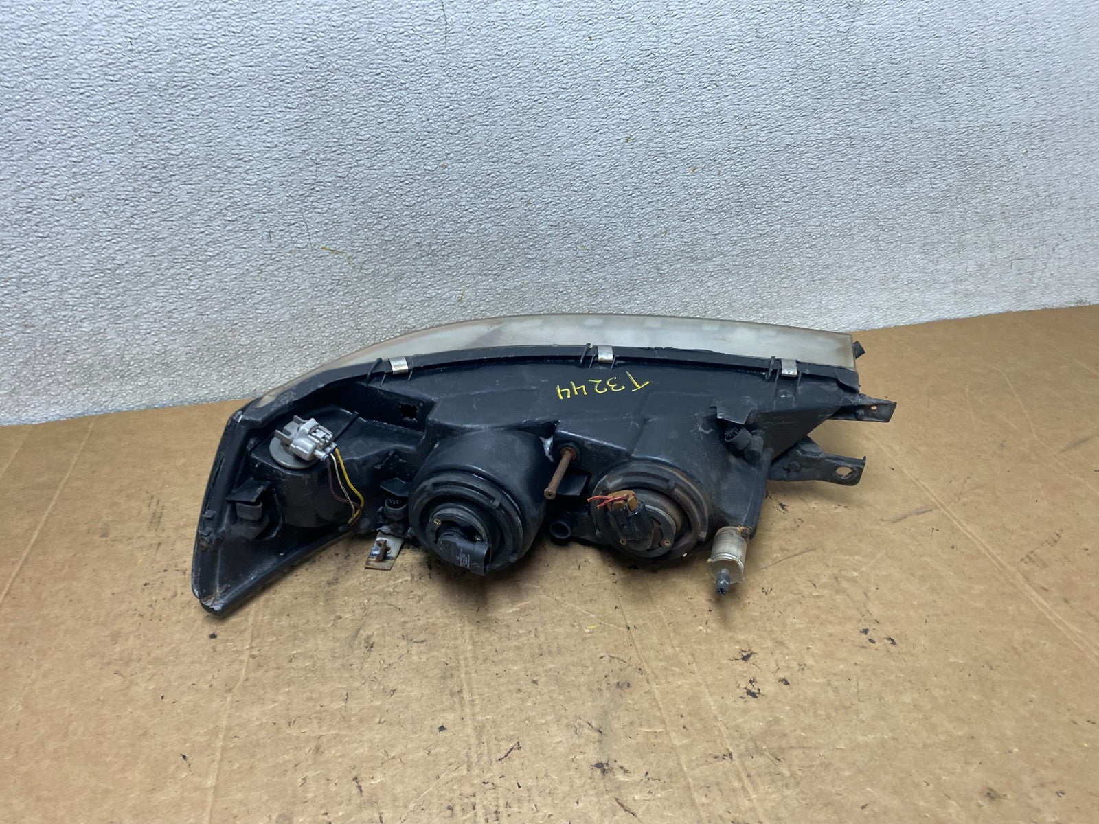 1992 to 1994 Lexus Es300 Right Passenger RH Headlight Halogen T3244 DG9