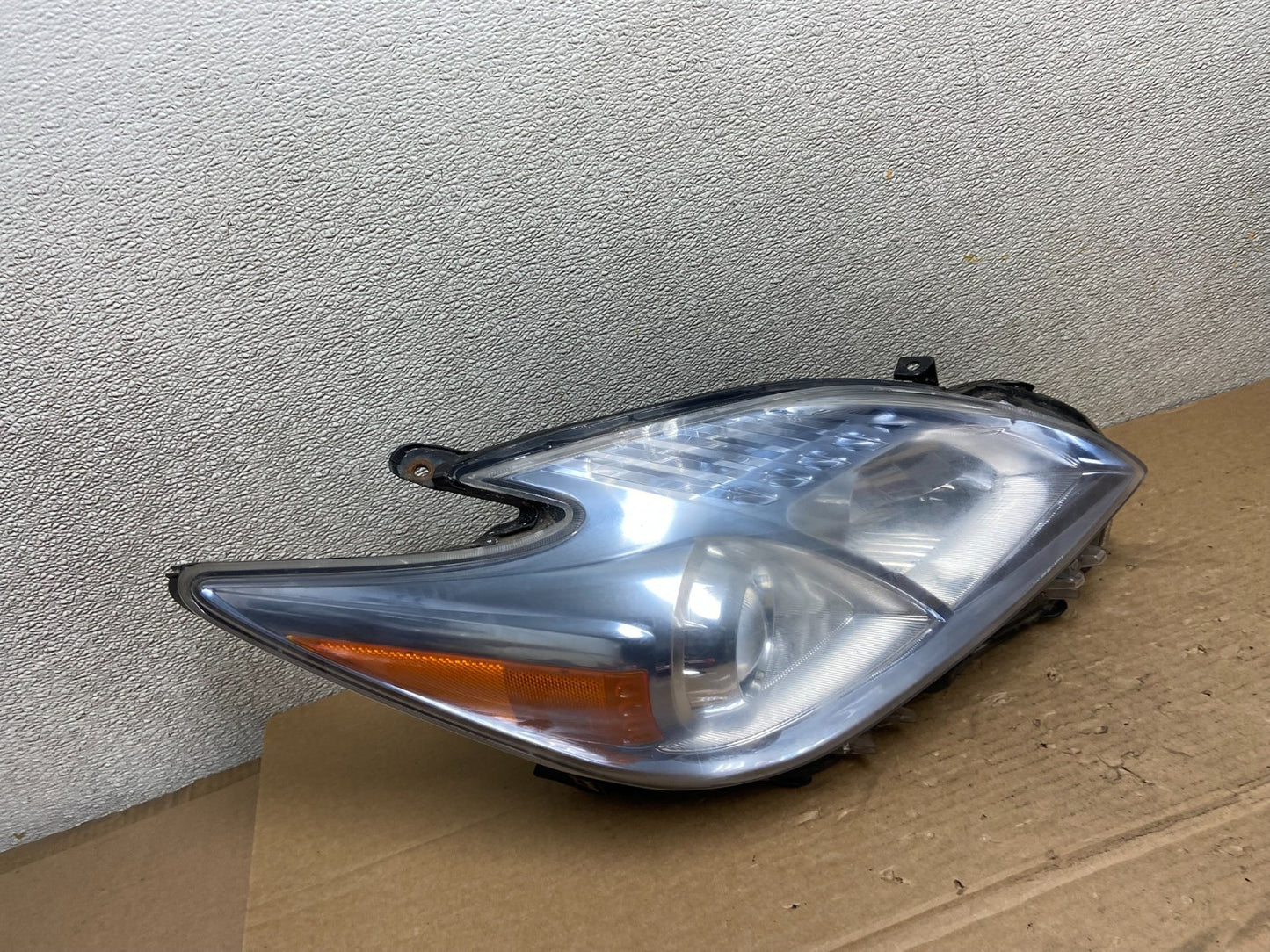 2010 - 2011 Toyota Prius Right Passenger Rh Halogen Headlight AB4599 DW2