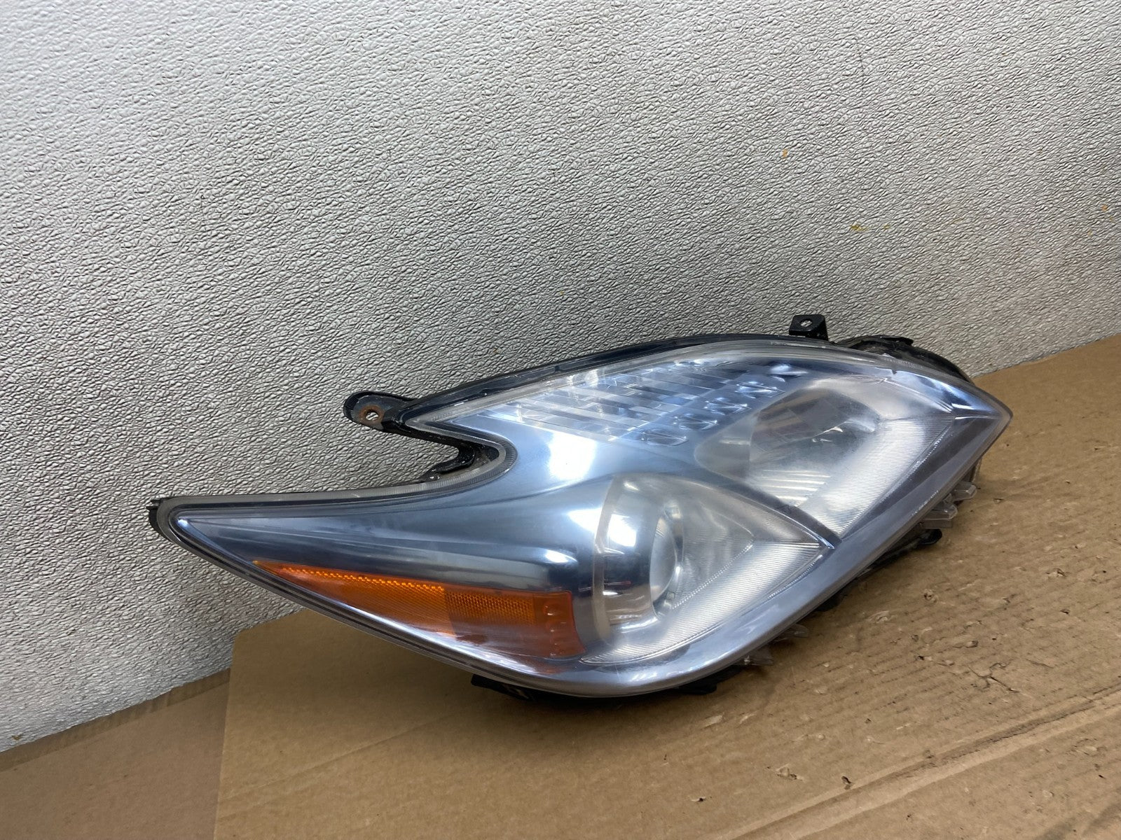 2010 - 2011 Toyota Prius Right Passenger Rh Halogen Headlight AB4599 DW2