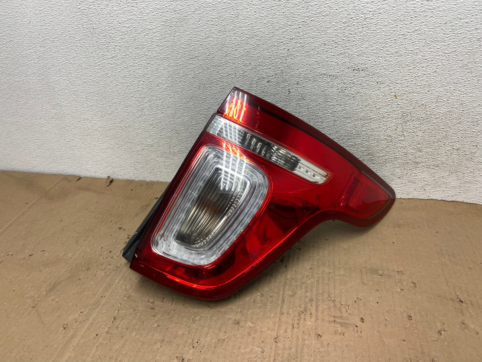 2011-2015 Ford Explorer Police Package Right Passenger Side Tail light AE9336 LK0