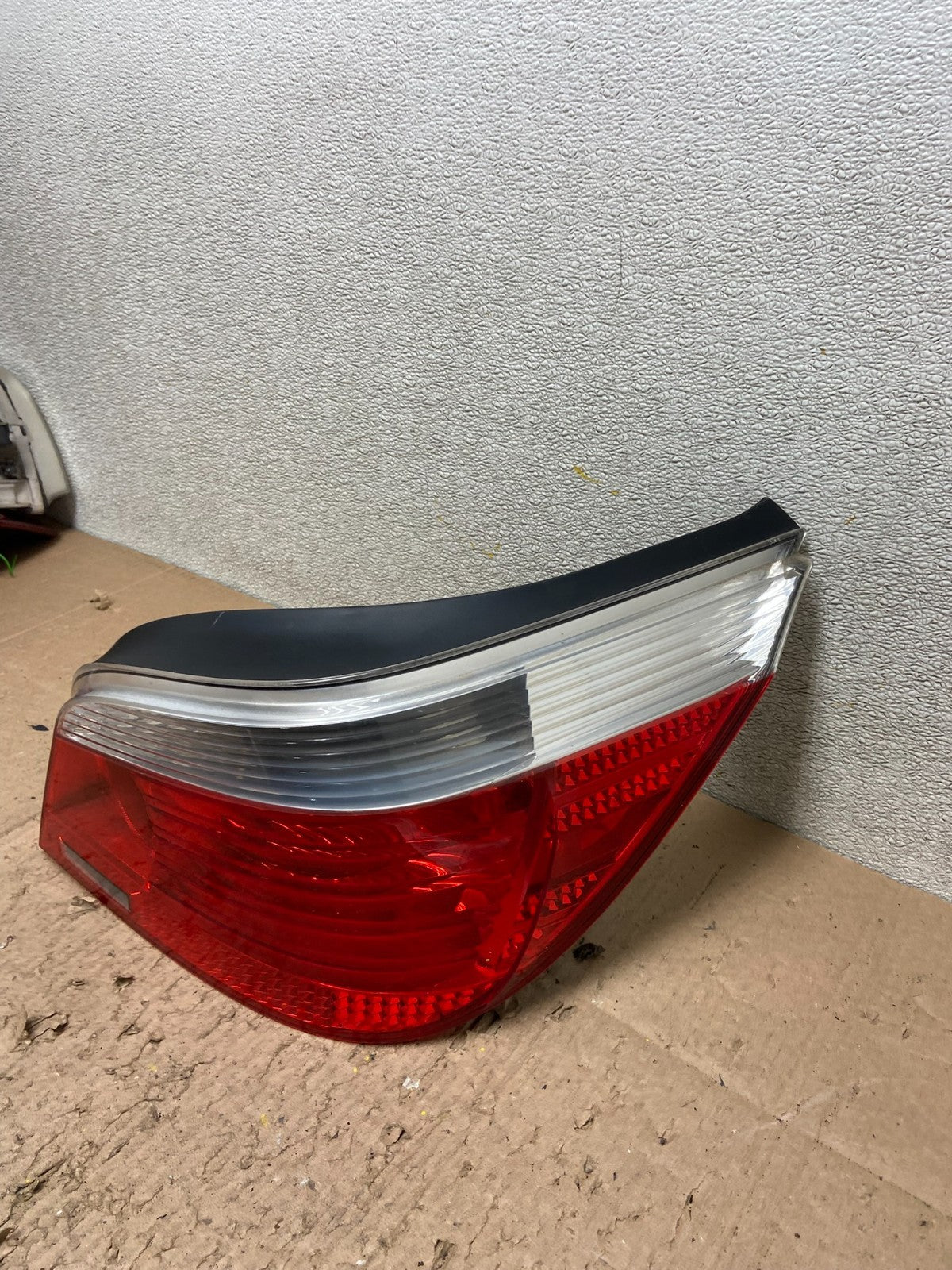2004 - 2007 BMW 5 Series E60 Right Passenger RH Side Tail Light OEM Y4667 DW1
