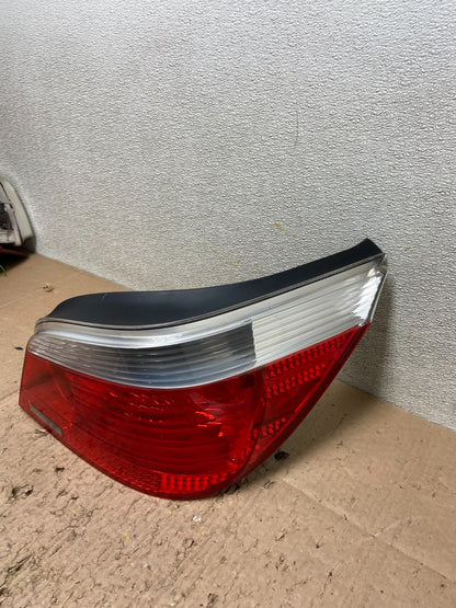 2004 - 2007 BMW 5 Series E60 Right Passenger RH Side Tail Light OEM Y4667 DW1