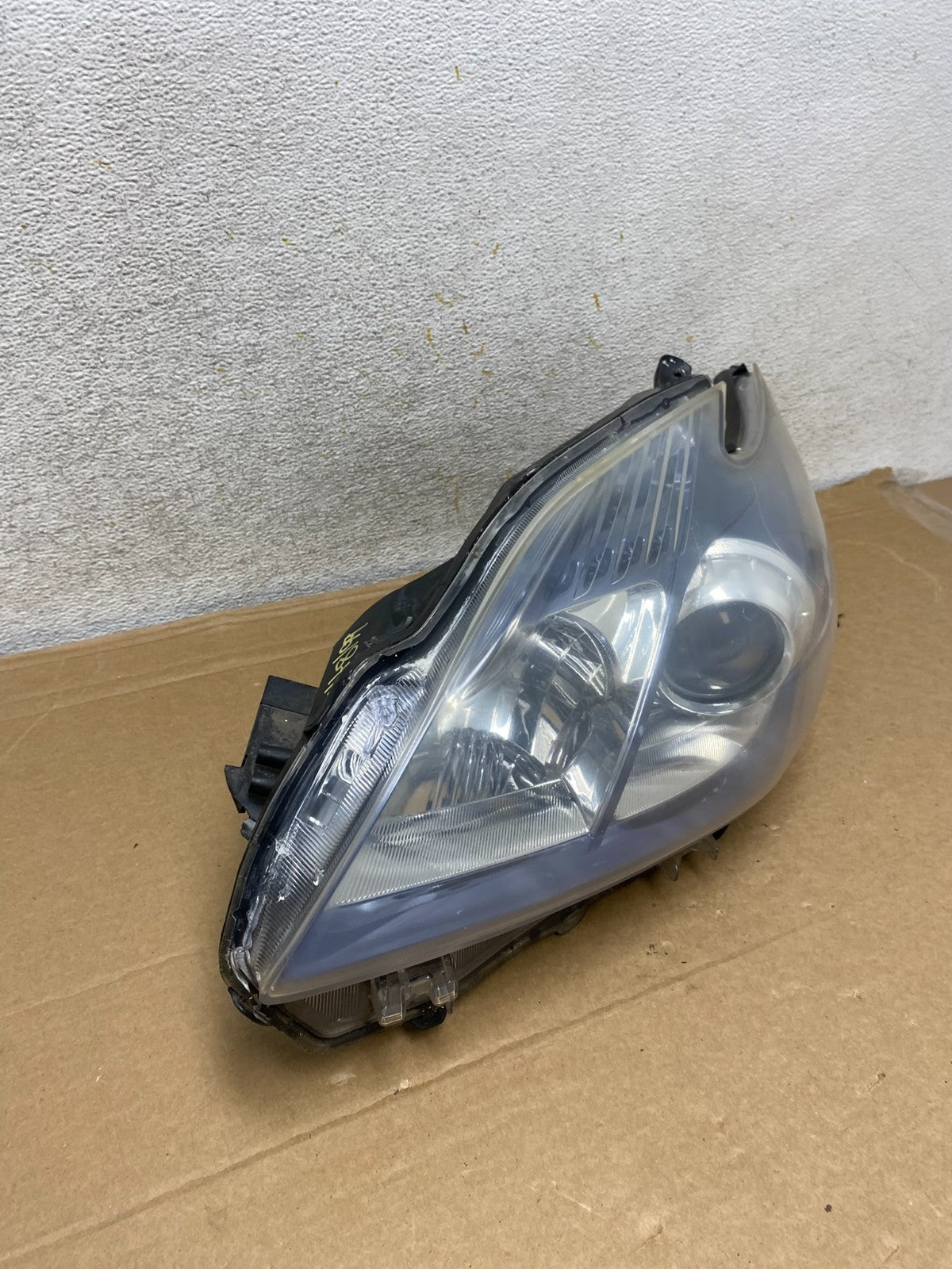 2010 - 2011 Toyota Prius Left Driver LH Blue Halogen Headlight AH8199 DW2
