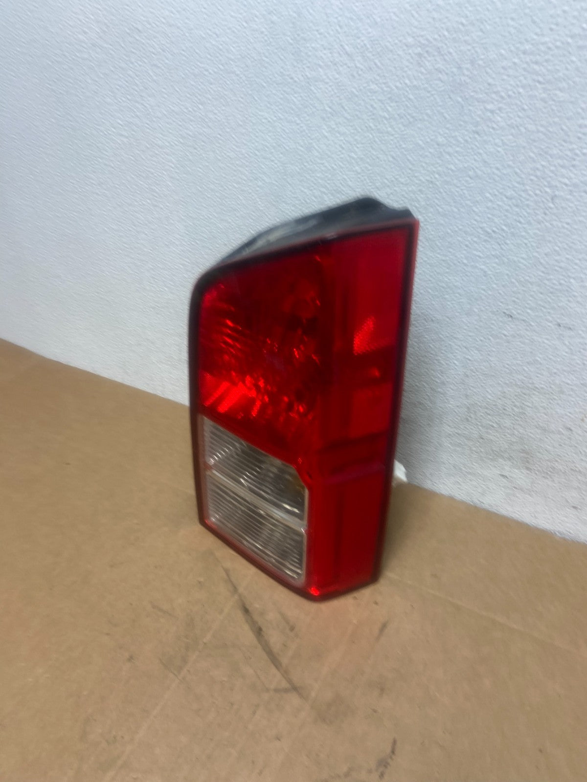2005 to 2012 Nissan Pathfinder Right Passenger RH Side Tail Light AD6019 DW1
