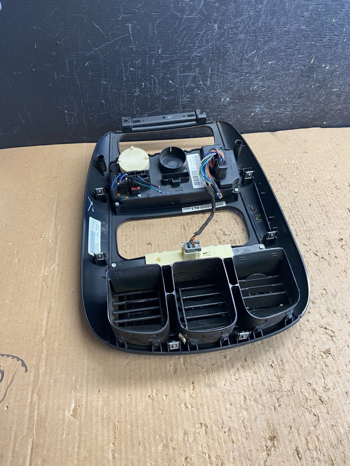 2004-2007 Chrysler Town Country Climate Control Panel Center Dash Trim AF1548 DG4