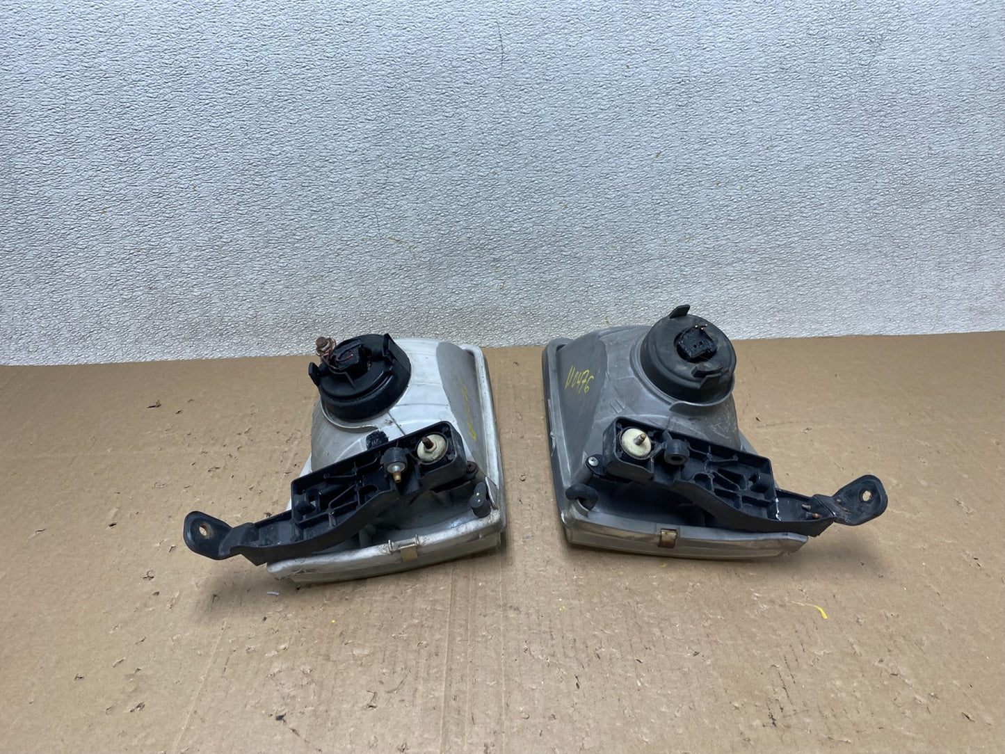 2001 2002 2003 Toyota Sienna Left+Right Side Set Headlights Halogen U0476 DW12