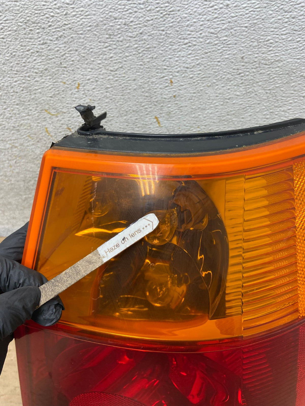 2004 to 2006 Chrysler Pacifica Right Passenger Rh Side Tail Light AH8408 LK5