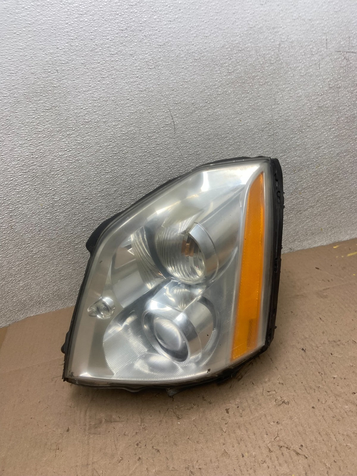 2006 to 2011 Cadillac DTS Left Driver Lh Xenon Hid Headlight Oem AA0603 DW0