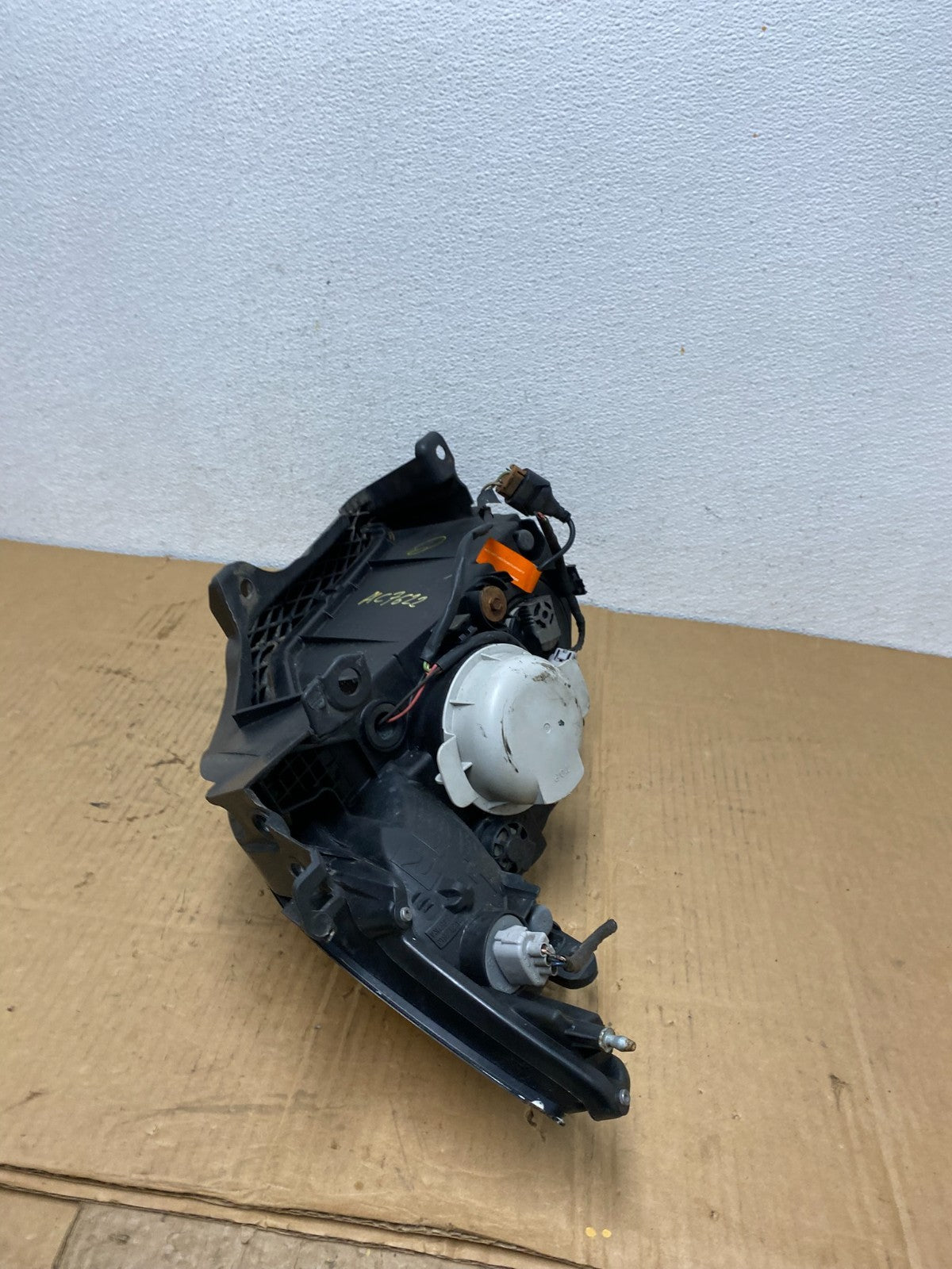 2008-2009 Subaru Legacy Right Passenger Rh Side Headlight Halogen AC7622 DW7