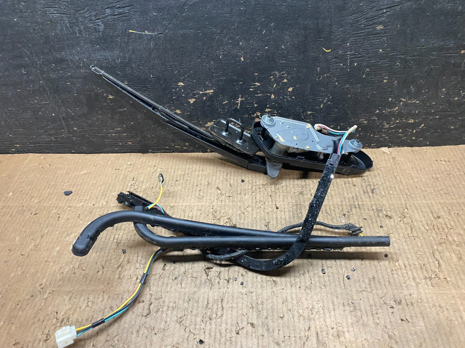2011-2013 Jeep Grand Cherokee Tailgate Back Door Rear Wiper Motor Wiper y6704 DG3