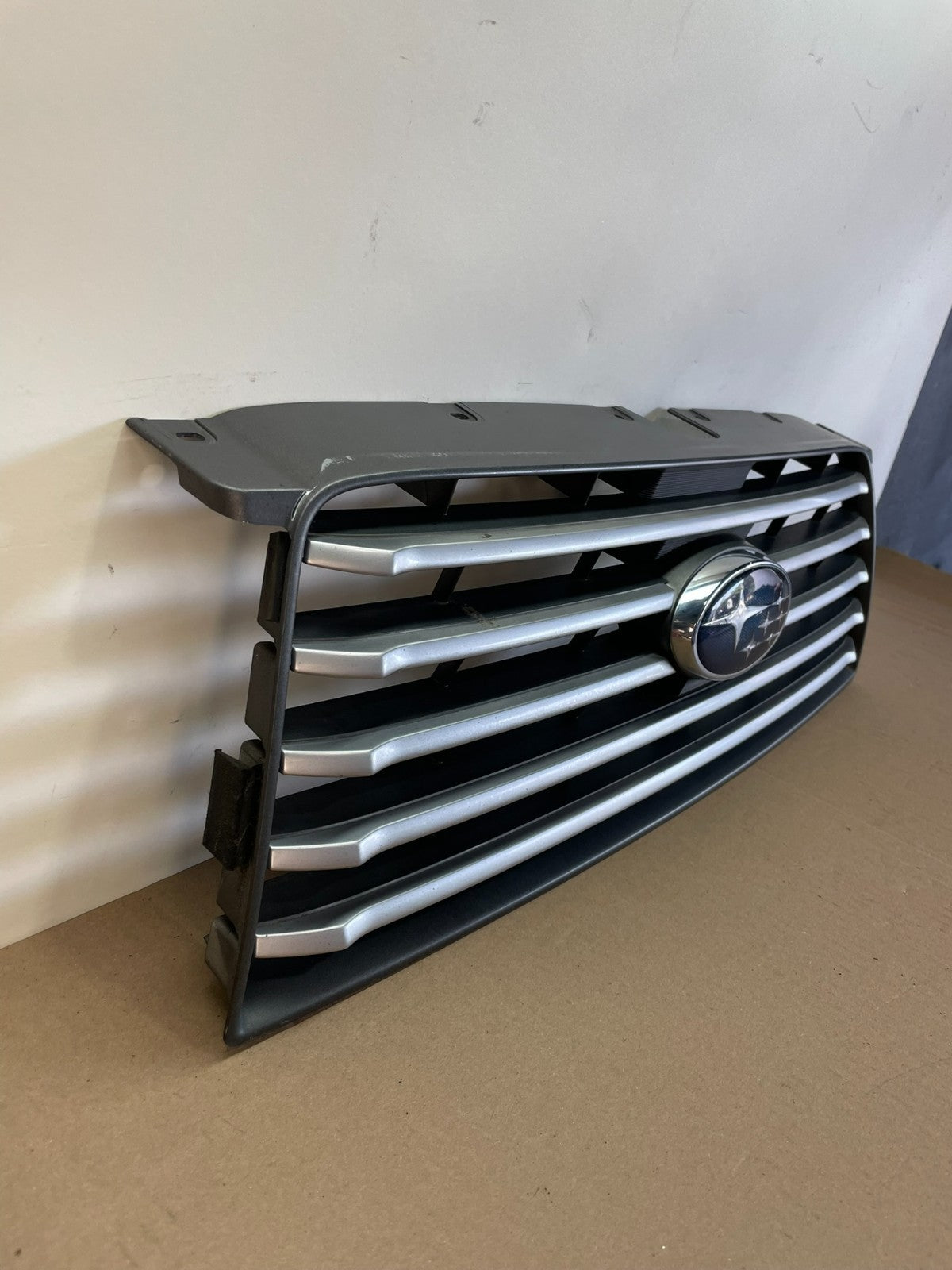 2006 to 2008 Subaru Forester Front Upper Grill Grille AI0676 DW2