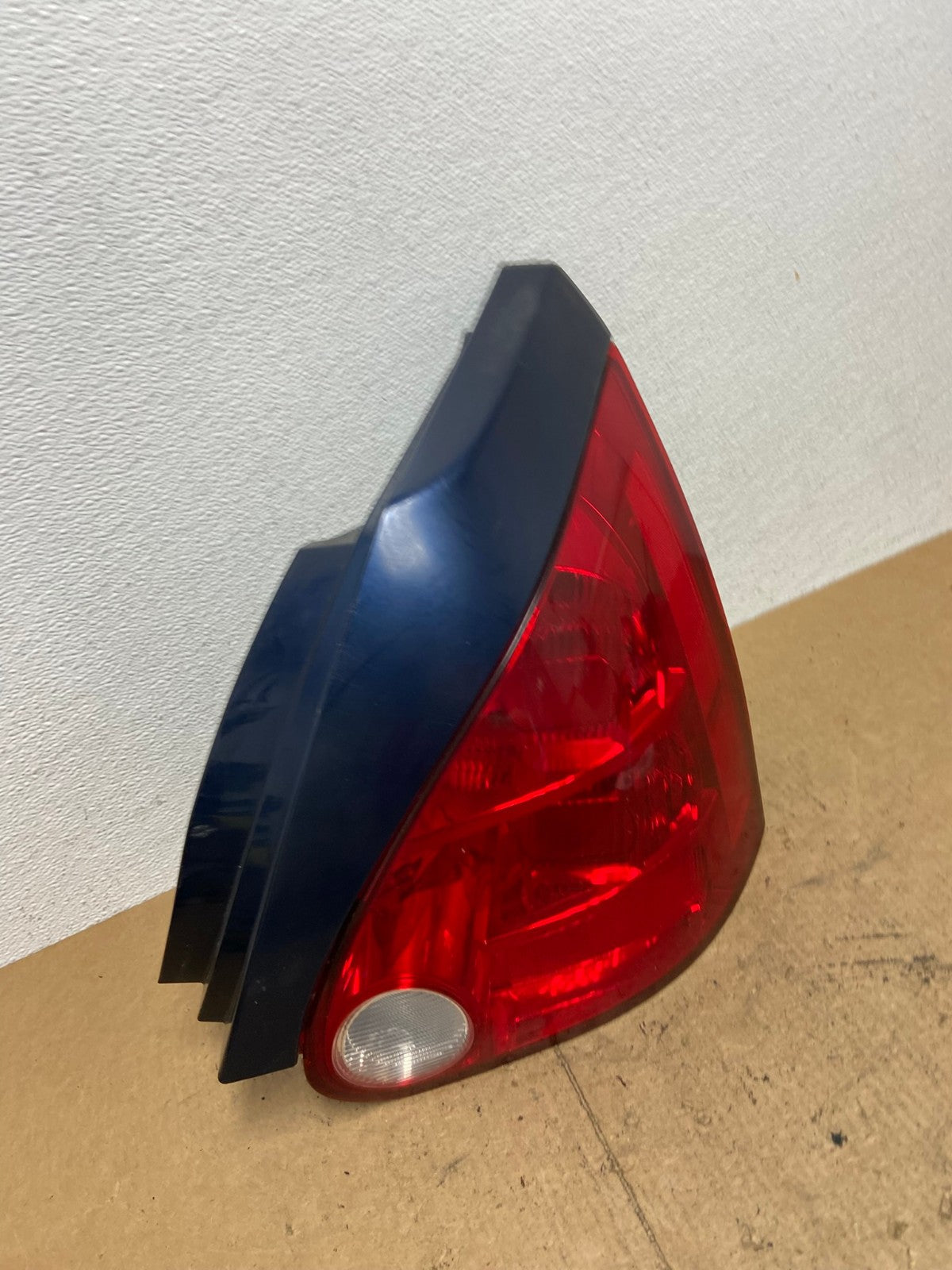 2004 2005 2006 2007 2008 Nissan Maxima Right Passenger Tail Light Oem AC3645 LK2
