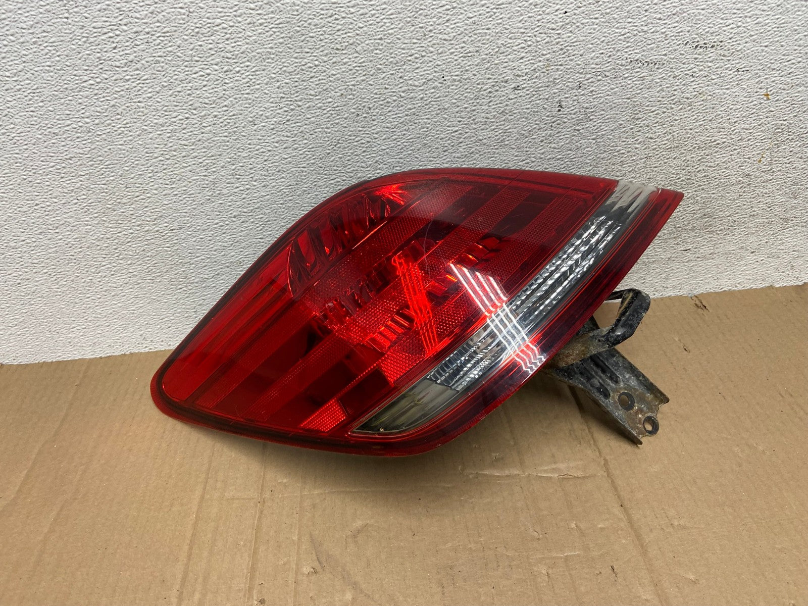 2005-2010 Toyota Avalon Left Driver Lh Side Tail Light AE8920 LK0