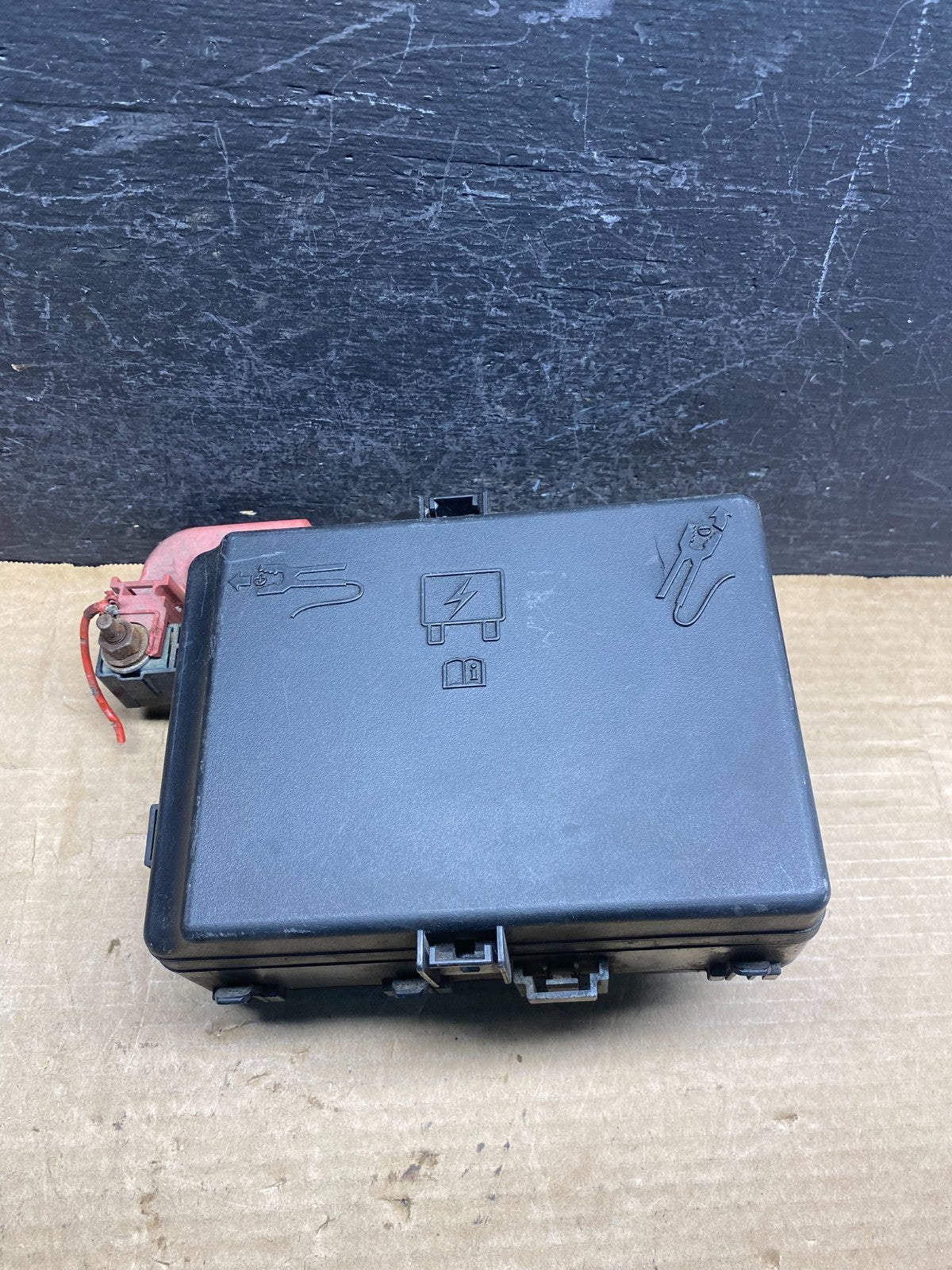 2011 Chrysler 300 Charger Totally Integrated Module Fuse Box AD9819 DG1