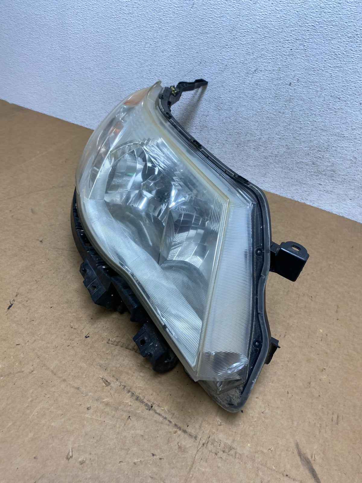 2009 - 2013 Subaru Forester Right Passenger Side Halogen Headlight AE3254 DW1