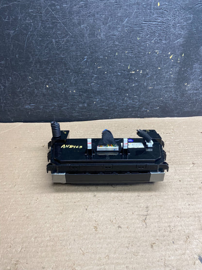 2017 to 2018 Hyundai Elantra Center Heater A/C Climate Control Panel AH5463 DG3