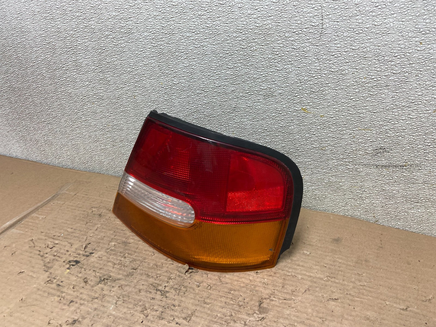 1998 1999 Nissan Altima Right Passenger RH Side Tail Light Oem AA9672 LK1
