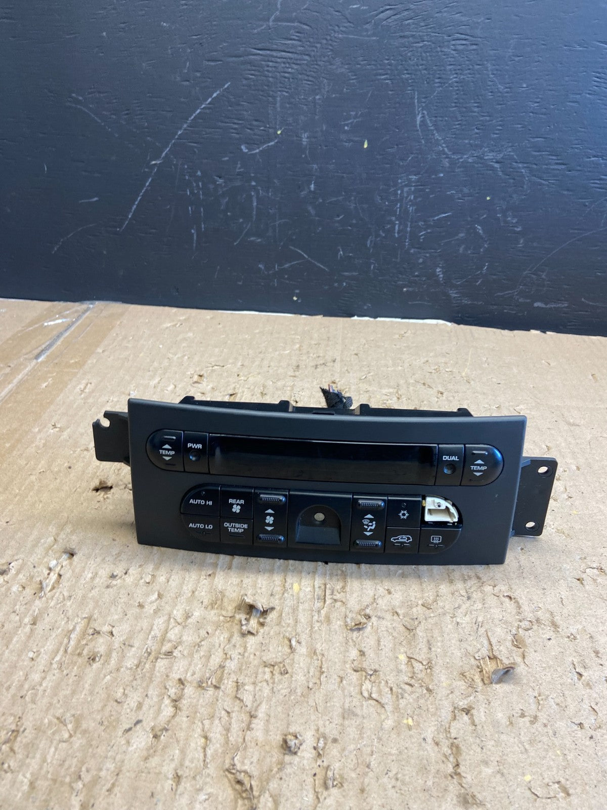 2005 - 2008 Chrysler Pacifica Heater AC Climate Temperature Control AB5906  DG0