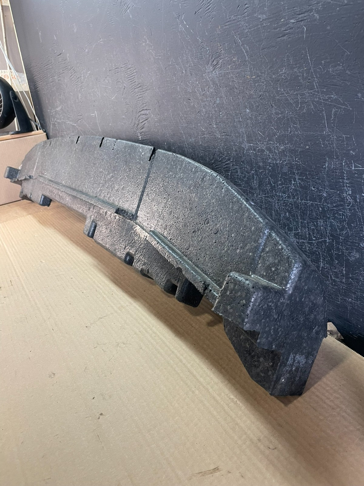 2007 to 2014 Chevrolet Tahoe Front Bumper Center Support Absorber af3404 DG1
