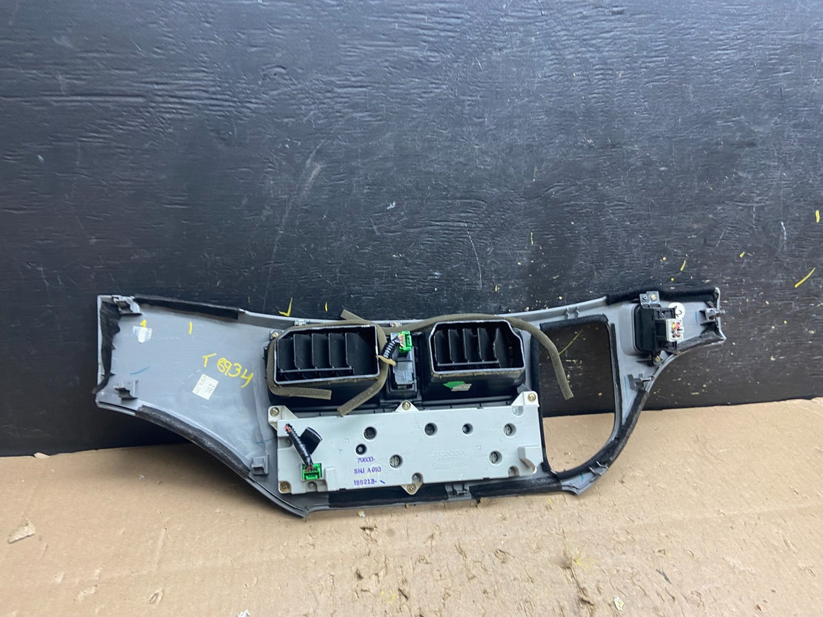 2005 to 2010 Honda Odyssey Radio Climate Control Dash Trim Bezel T8934 DG3