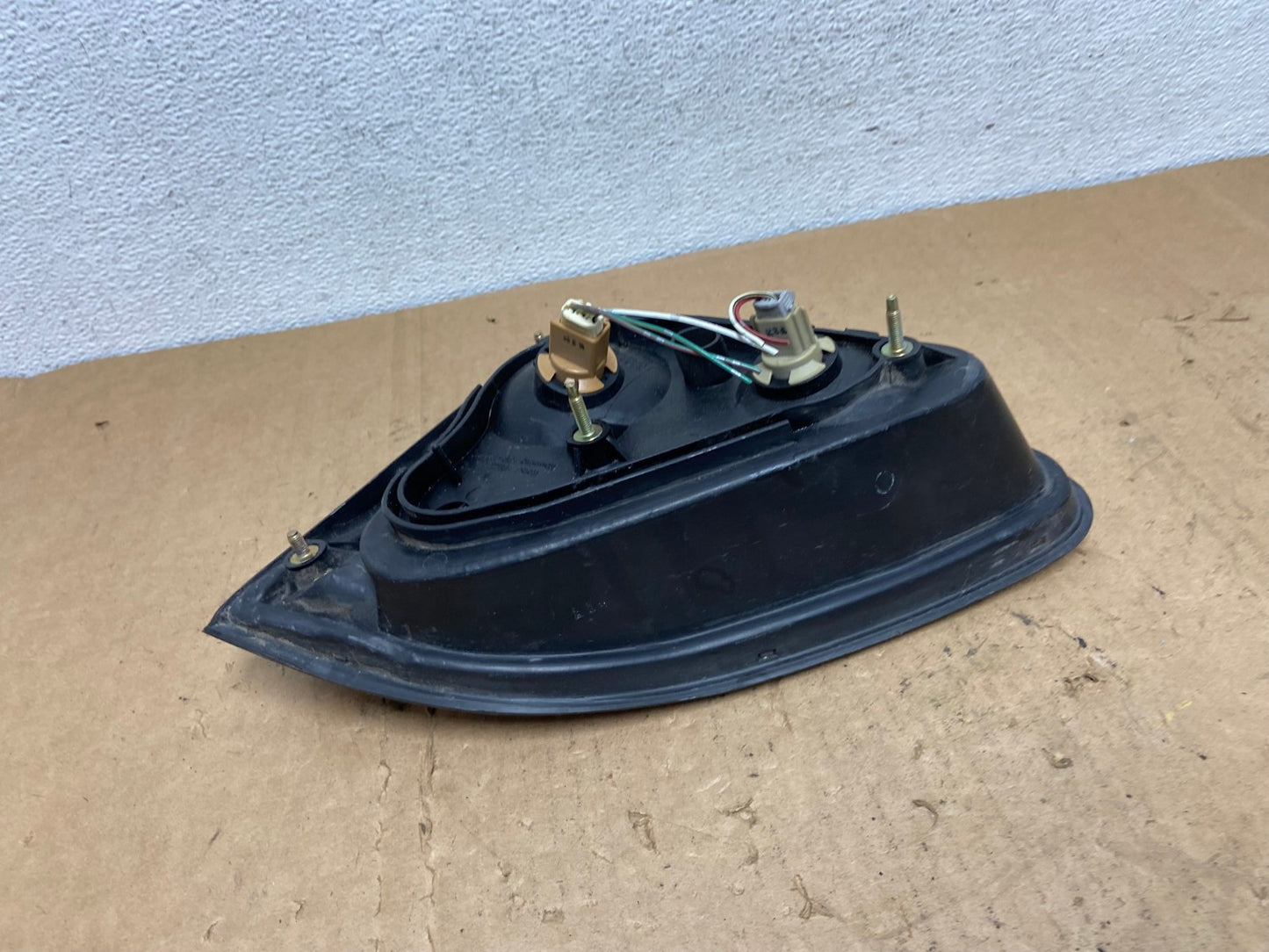 1999-2001 Lexus Rx300 Left Driver Lh Tail Light Inner Trunk Lid AD1373 LK4