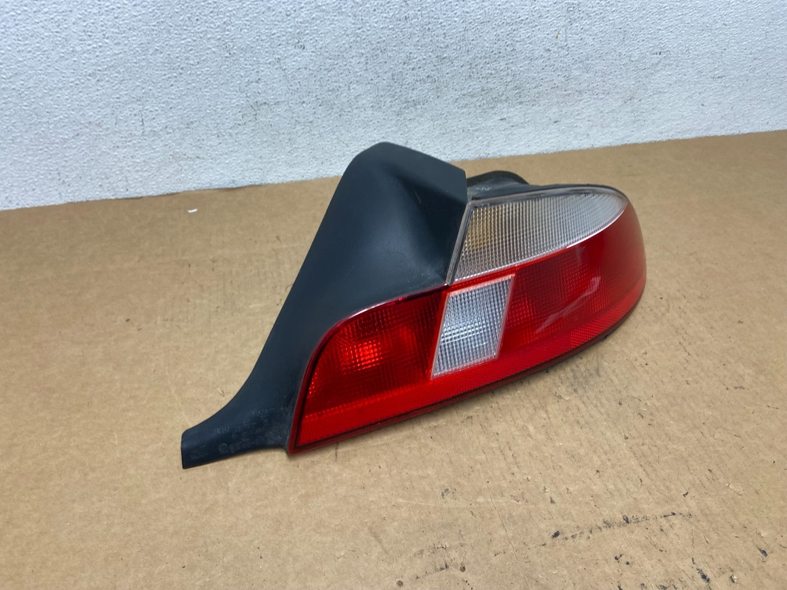 1999 to 2002 Bmw Z3 Roadster Convertible Right Passenger Rh Tail Light AD4656 DG2