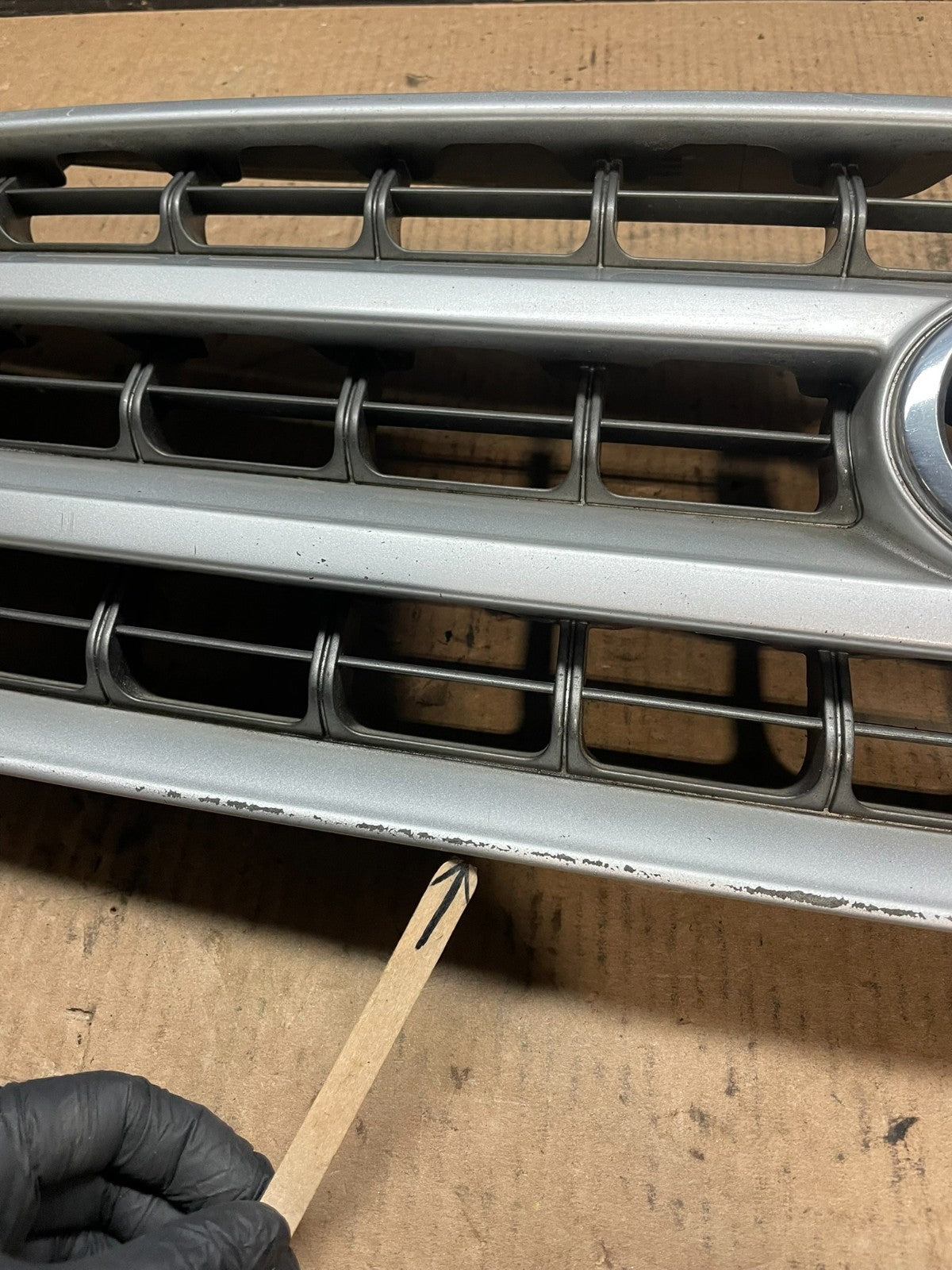 2001 to 2003 Toyota Highlander Front Upper Grille Grill With Emblem OEM Z8085 DG3
