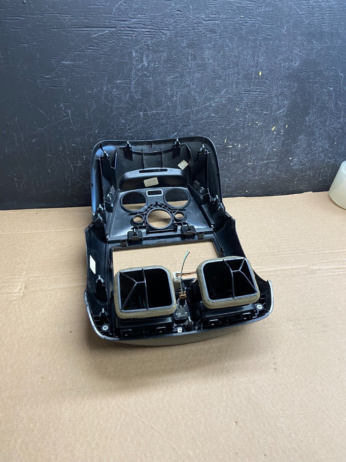 2015-2019 Nissan Versa Center Dash Radio Climate Bezel Air Vent af2404 DG4