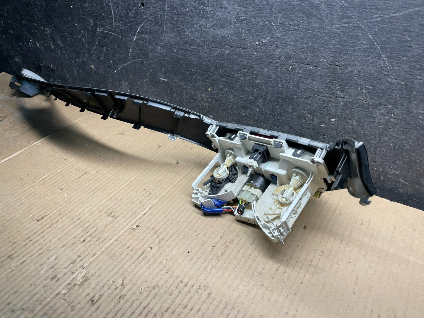 2008-2010 Subaru Impreza Dash Air Vent Climate Control Panel Bezel Trim X8673 DG8