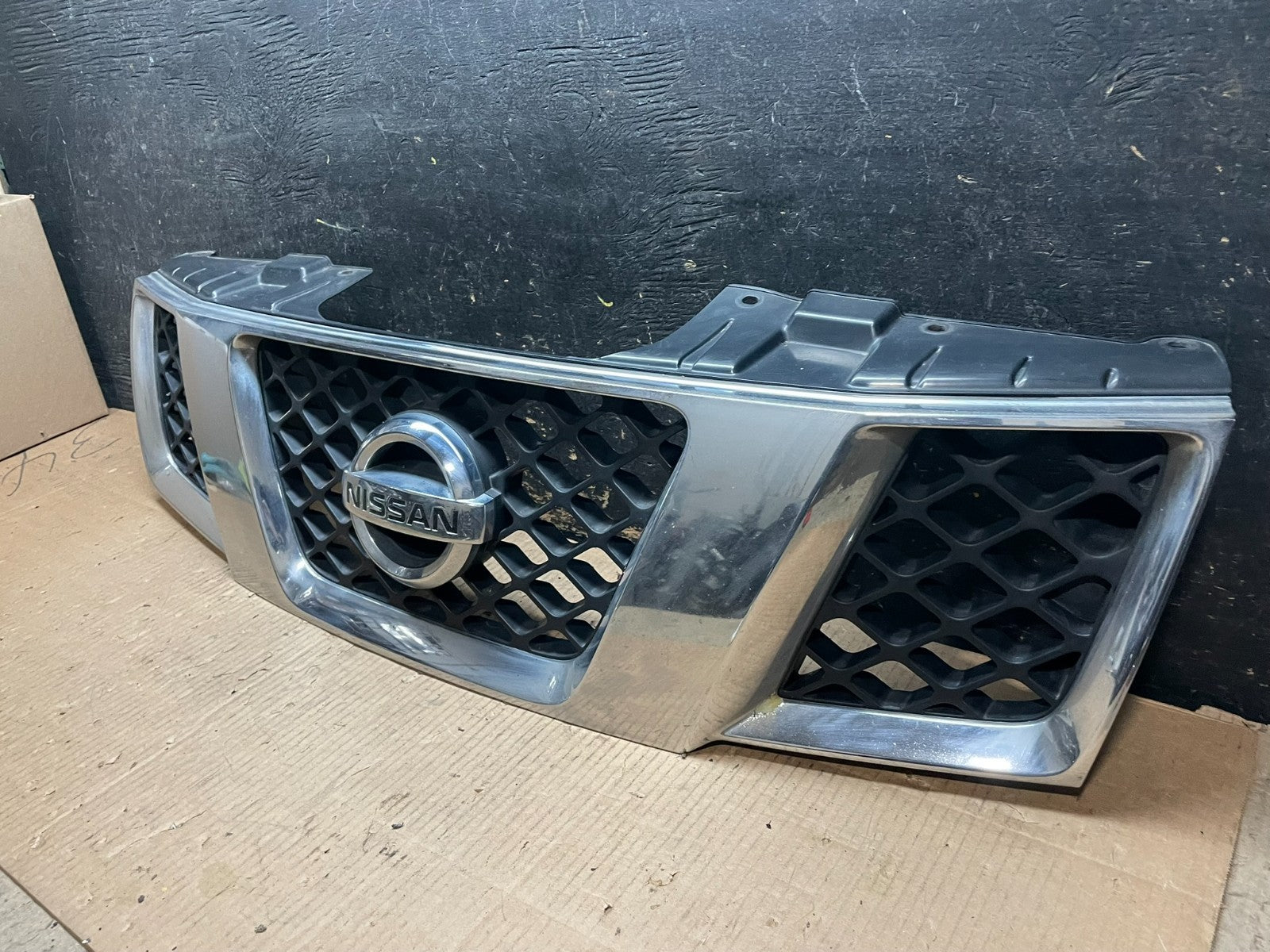 2005 2006 2007 Nissan Pathfinder Chrome Front Upper Grill Grille Oem Y1990 DG2