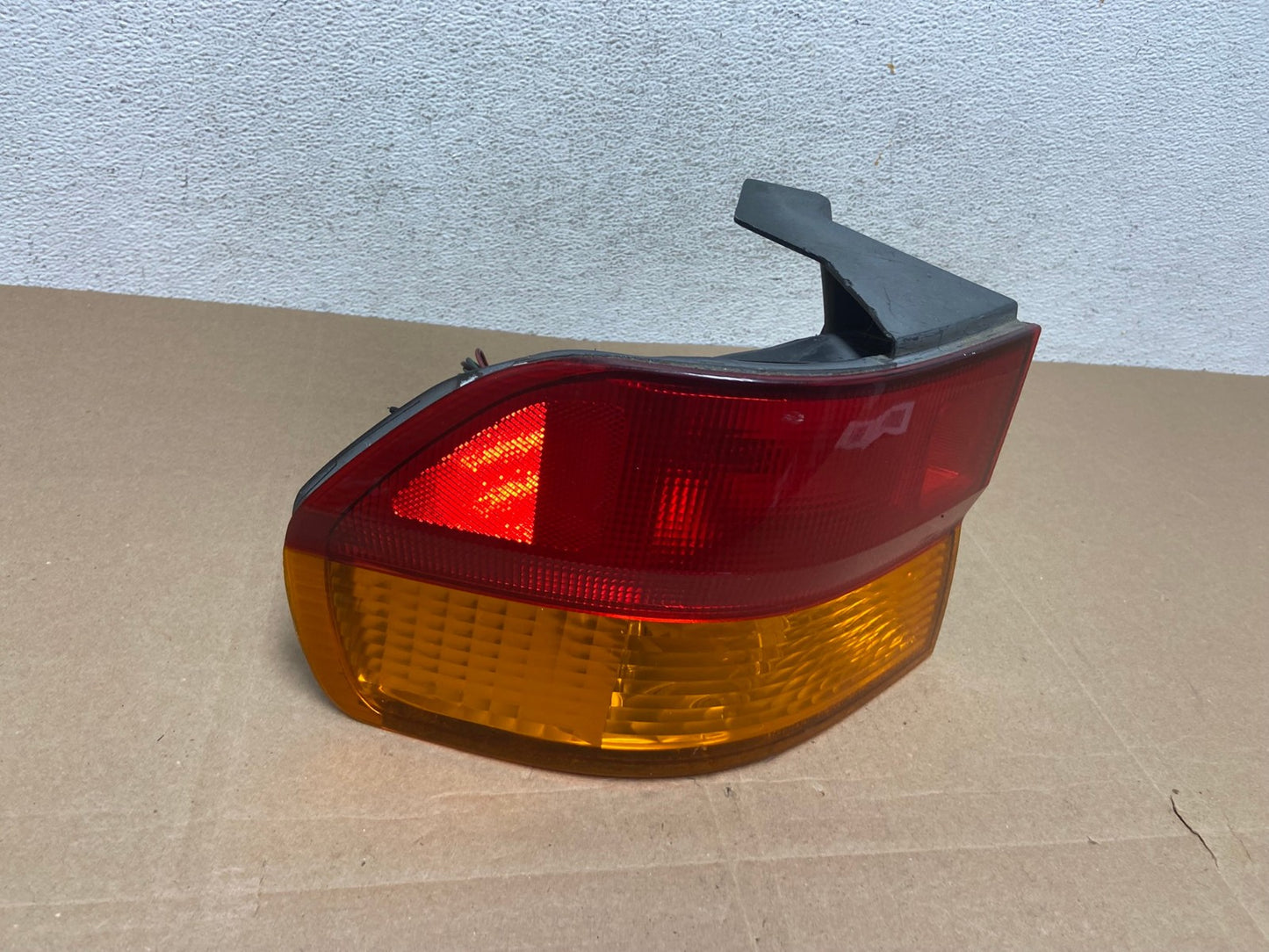 2002 2003 2004 Honda Odyssey Left Driver LH Side Tail Light AE4879 LK2