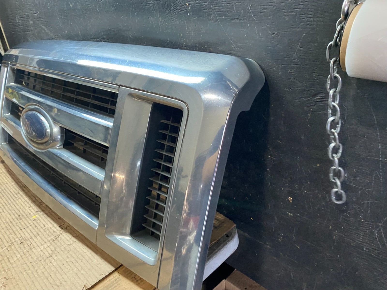 2008 to 2014 Ford Econoline E150 E250 Front Upper Chrome Grill Grille s5674 DG1
