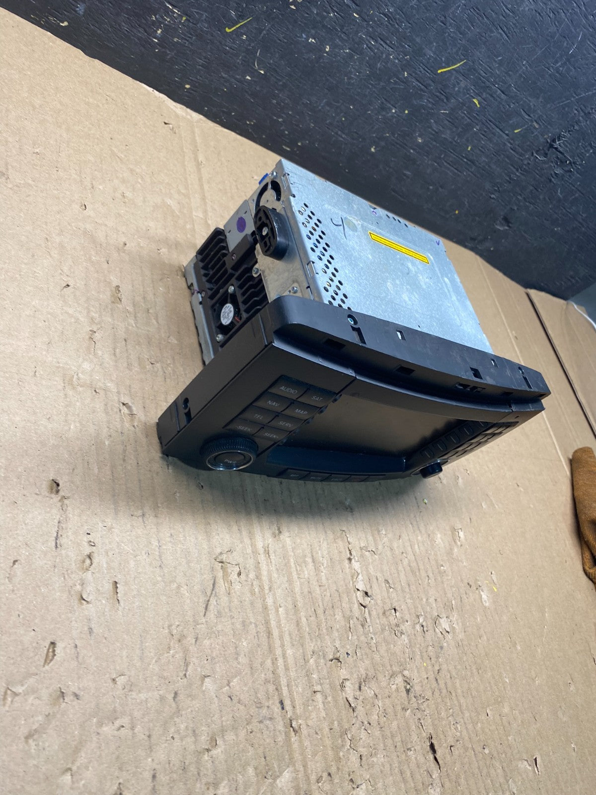 2006-2009 Mercedes W251 R350 Head Command Navigation Radio Player t1428 DG1