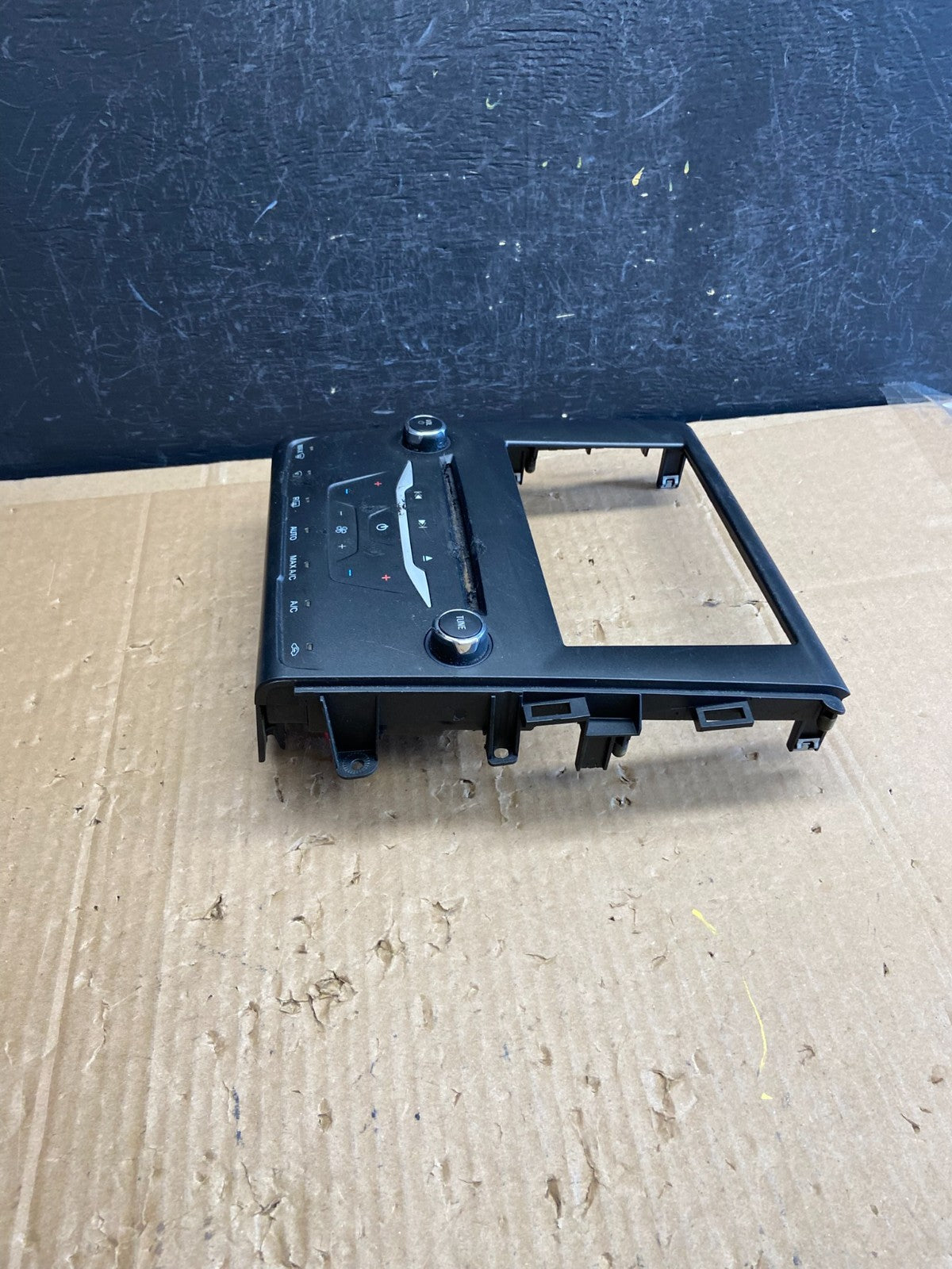 2013 to 2015 Ford Fusion Radio Climate Control A/C Control AD2348 DG2