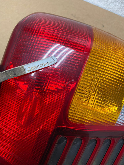 1999 - 2004 Jeep Grand Cherokee WJ Left Driver Lh Tail Light AI3356 LK3
