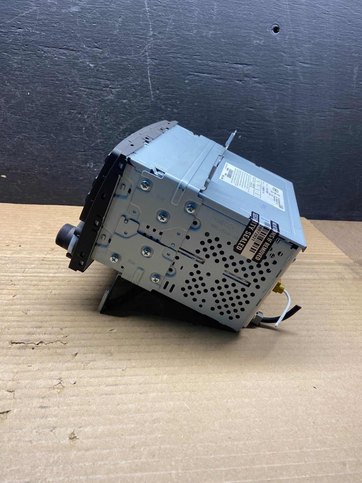 2009-2010 Hyundai Elantra Center Radio Climate Control Air Vent Bezel AE4540 DG1