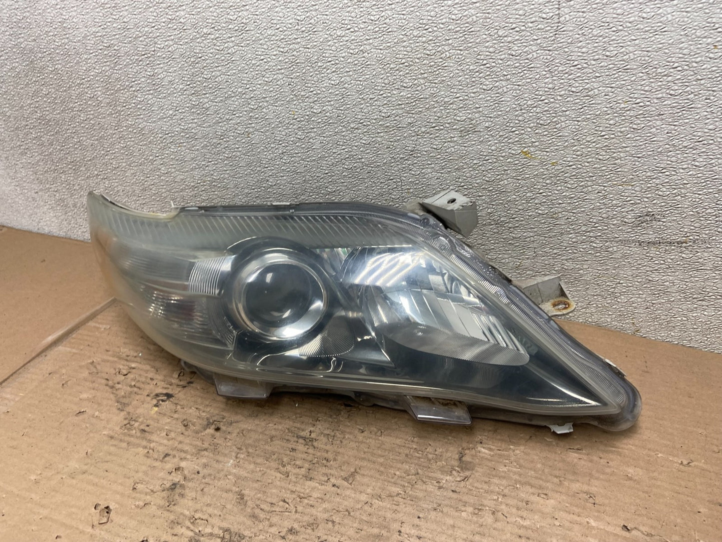 2010 - 2011 Toyota Camry Right Passenger RH Halogen Headlight Oem AA9698 DW1